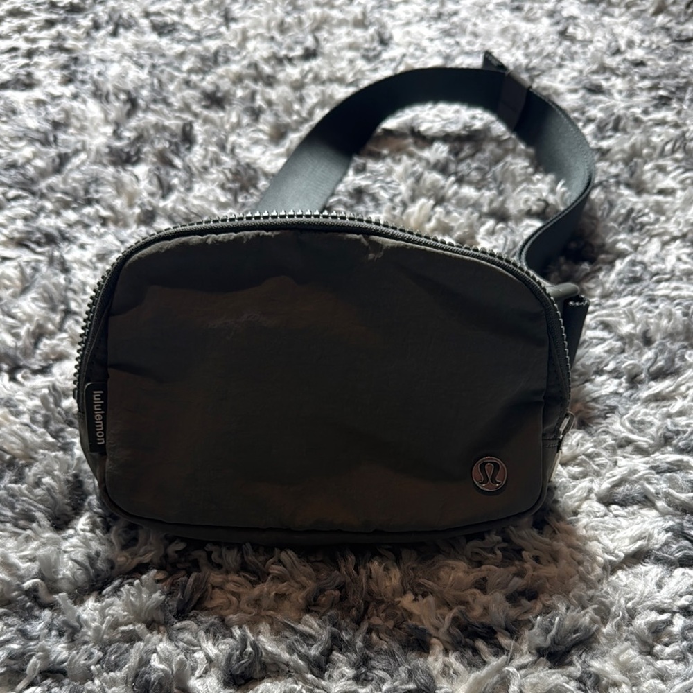 Lululemon Athletica Green Belt Bag Compact and Versatile